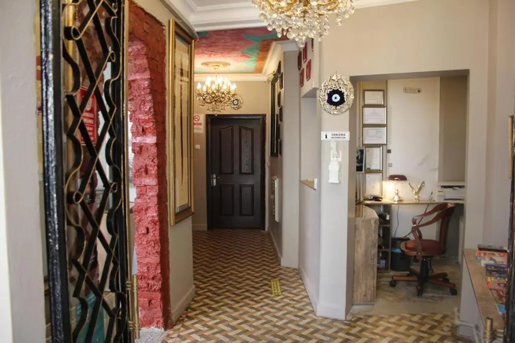 Bahaus Hostel near BlueMosque and HagiaSophiaMosque - 2 minutes