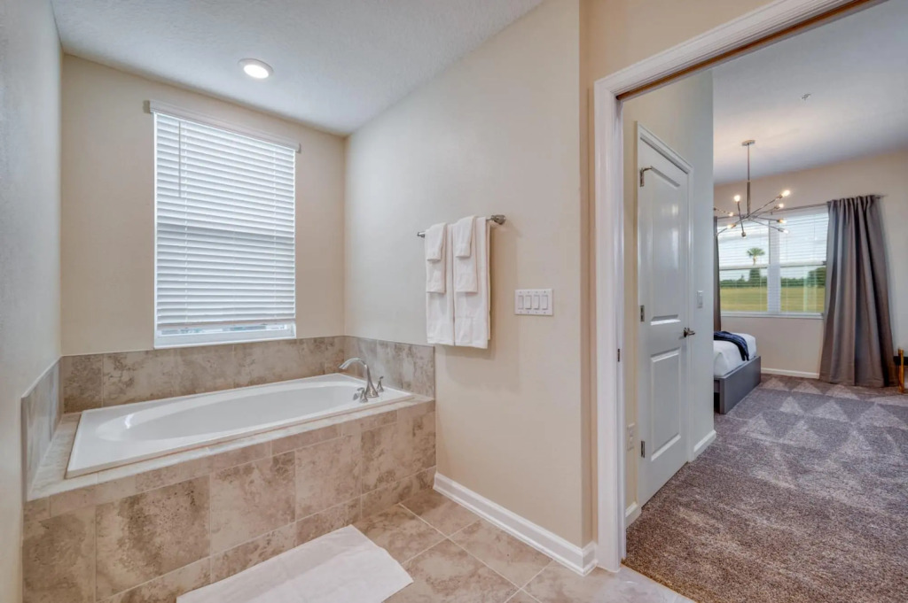 Comfortable and charming home near Disney