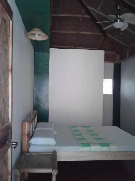 Chelles Guesthouse and Backpackers