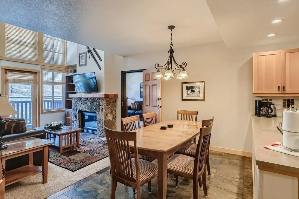 Passage Point 623b 1 Bedroom Condo by RedAwning