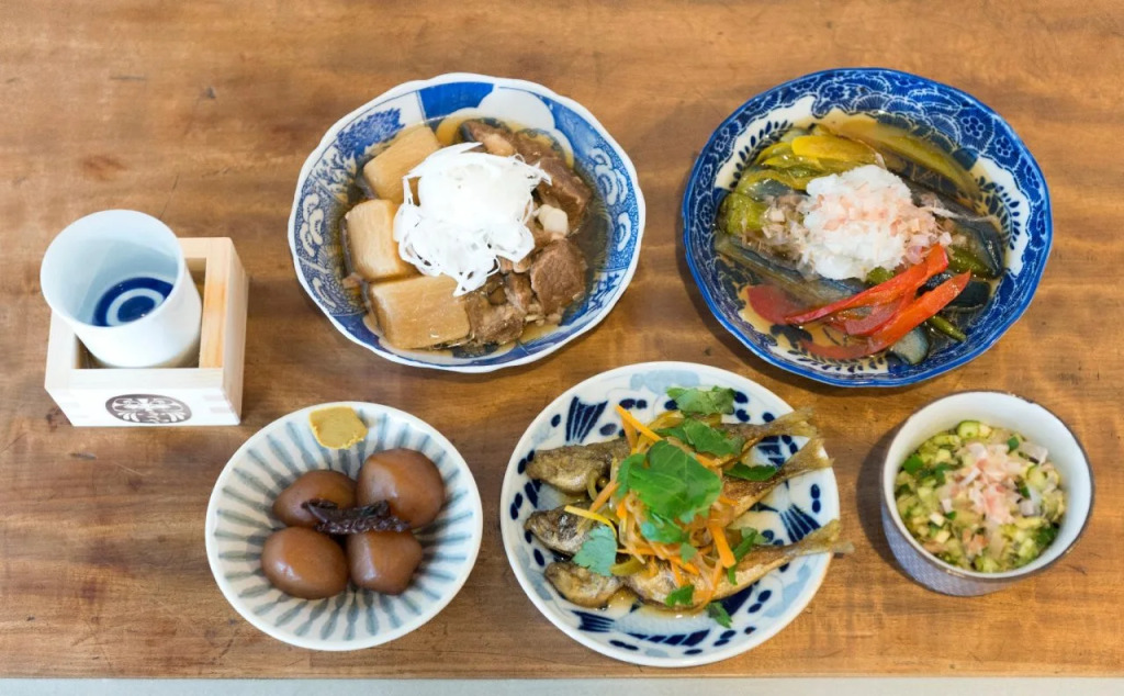 Hostel Yuigahama & Soba Bar