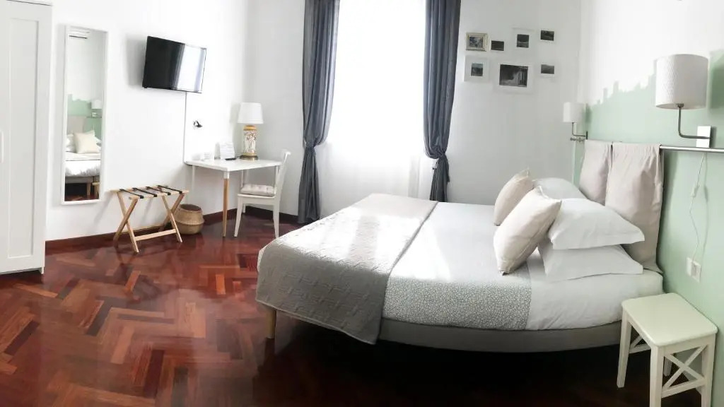 Laurus Sicilian Holiday