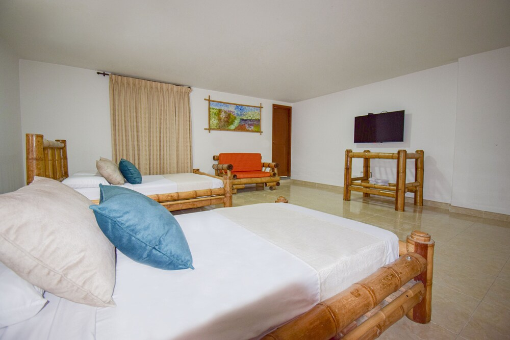 Hotel Toledo Plaza