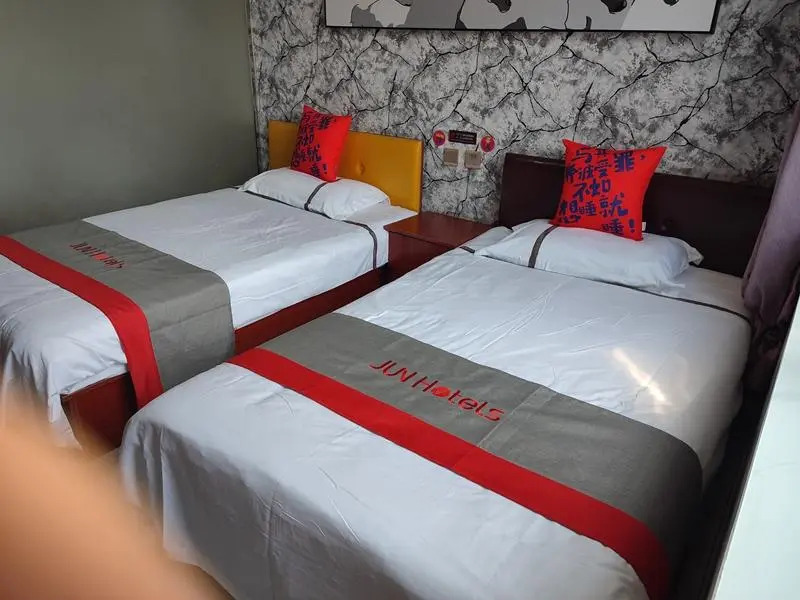 Jun Hotel Hebei Chengde Xinglong High-speed Railway Station