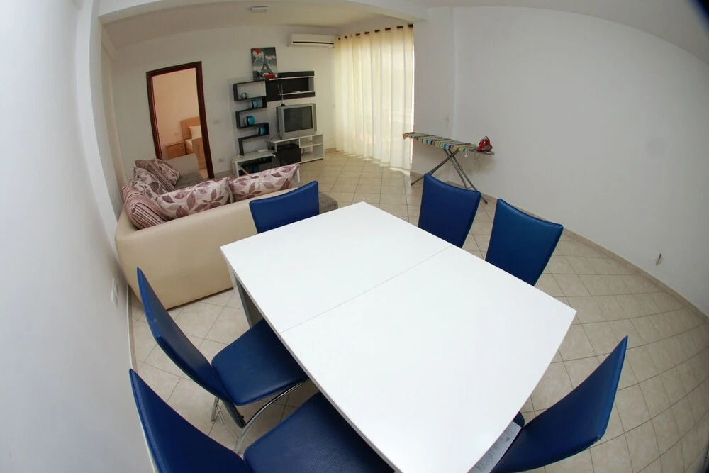 Lidis Apartments