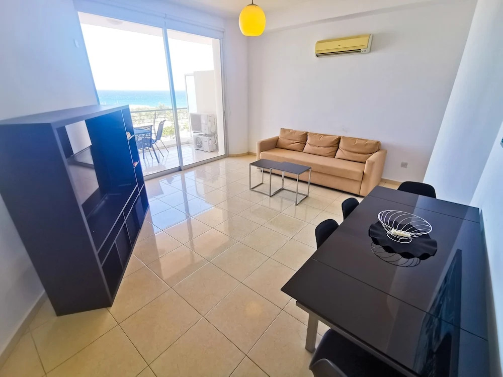 Paradise Palms Seaview Apartment