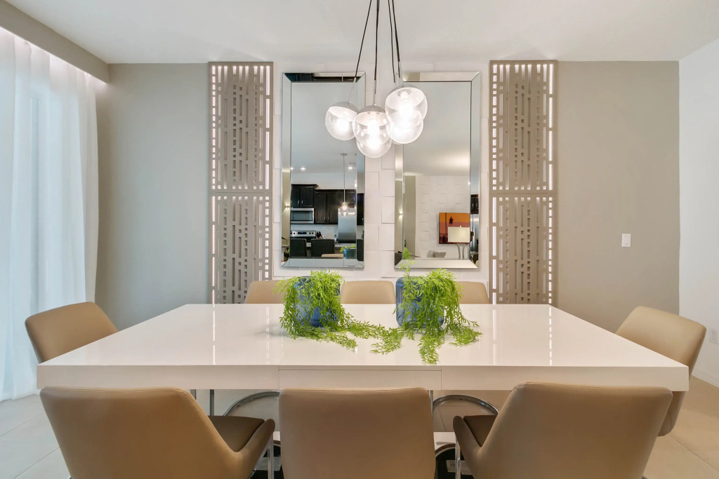 4 Bedrooms 4 Bathrooms Solara 8964 Ad