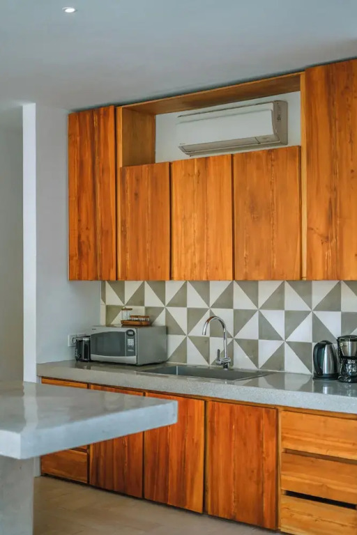 Villa RIZR: Industrial 3BR villa nearby Berawa Beach