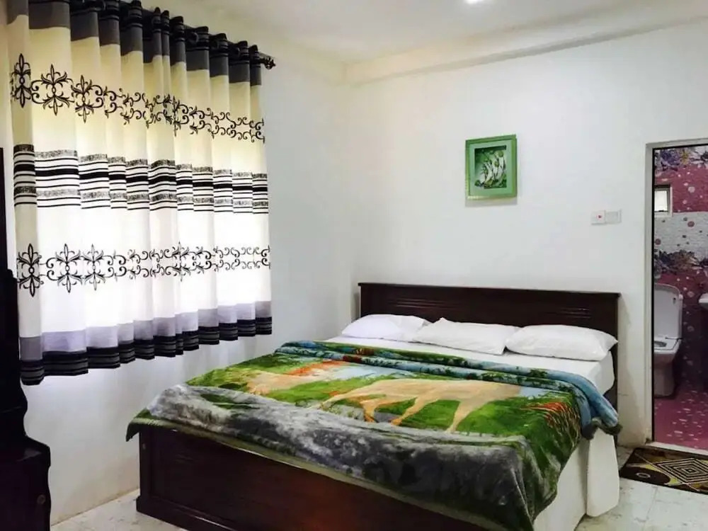 Yoho Grand Drive Guest House