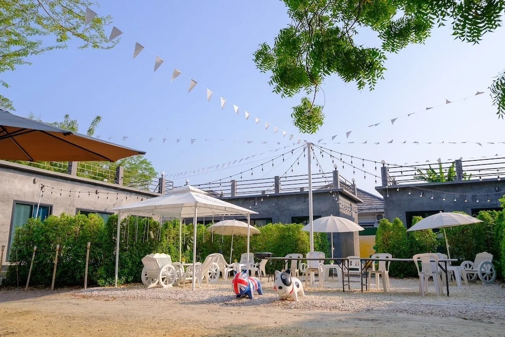 Rayong Pool Villa & Camping