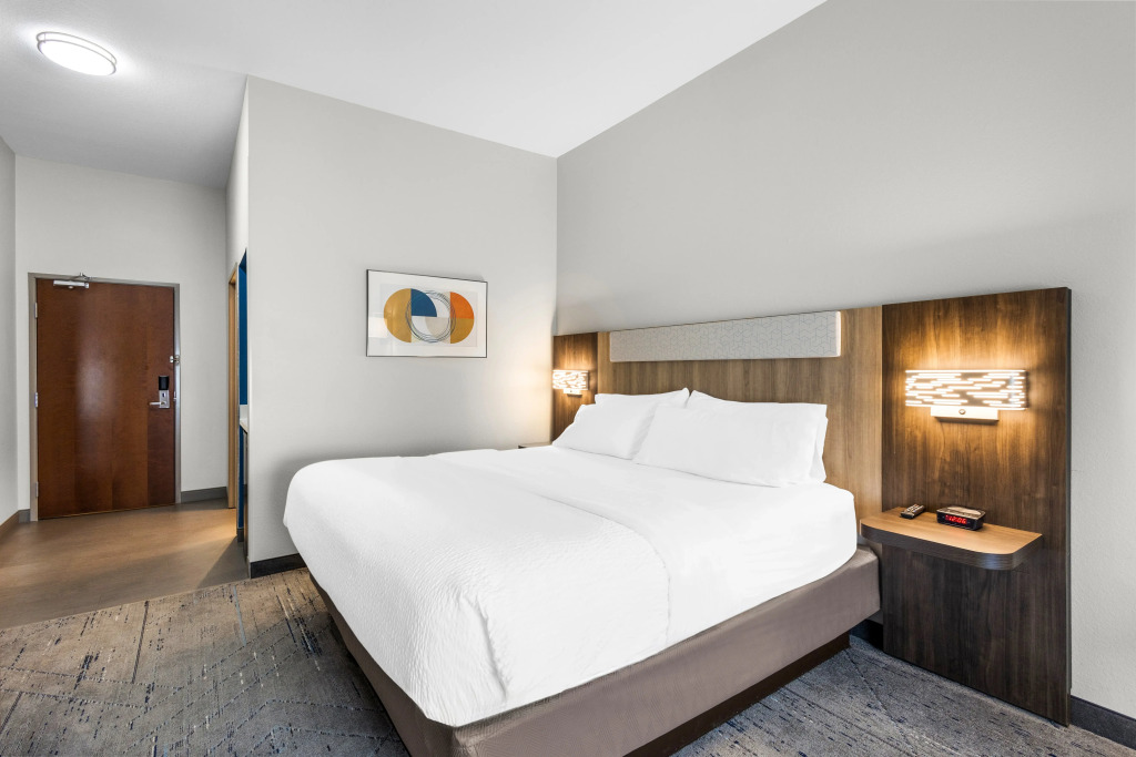 Holiday Inn Express & Suites Van Wert by IHG