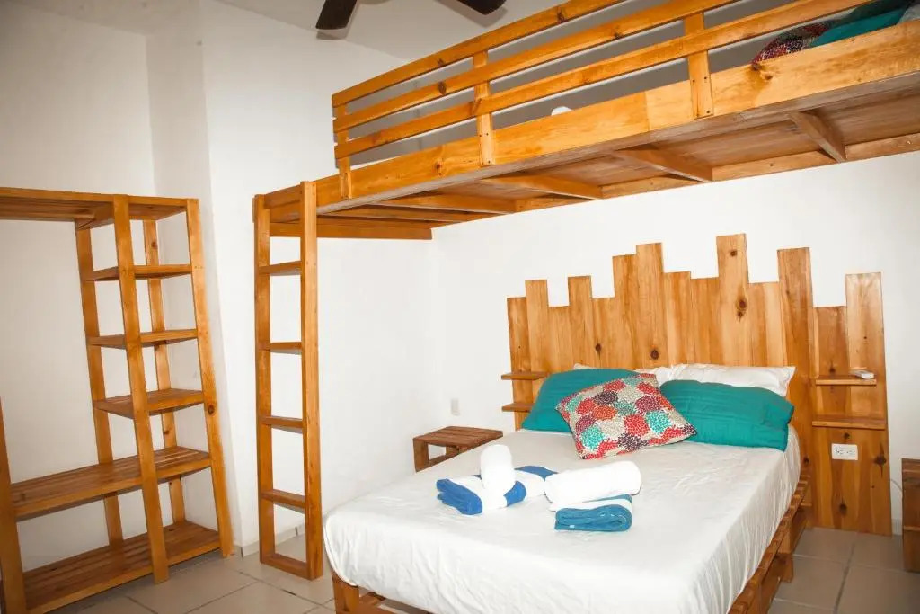 Beautiful Private Villa for 16 PAX with garden, BBQ and pool, Playa del Carmen