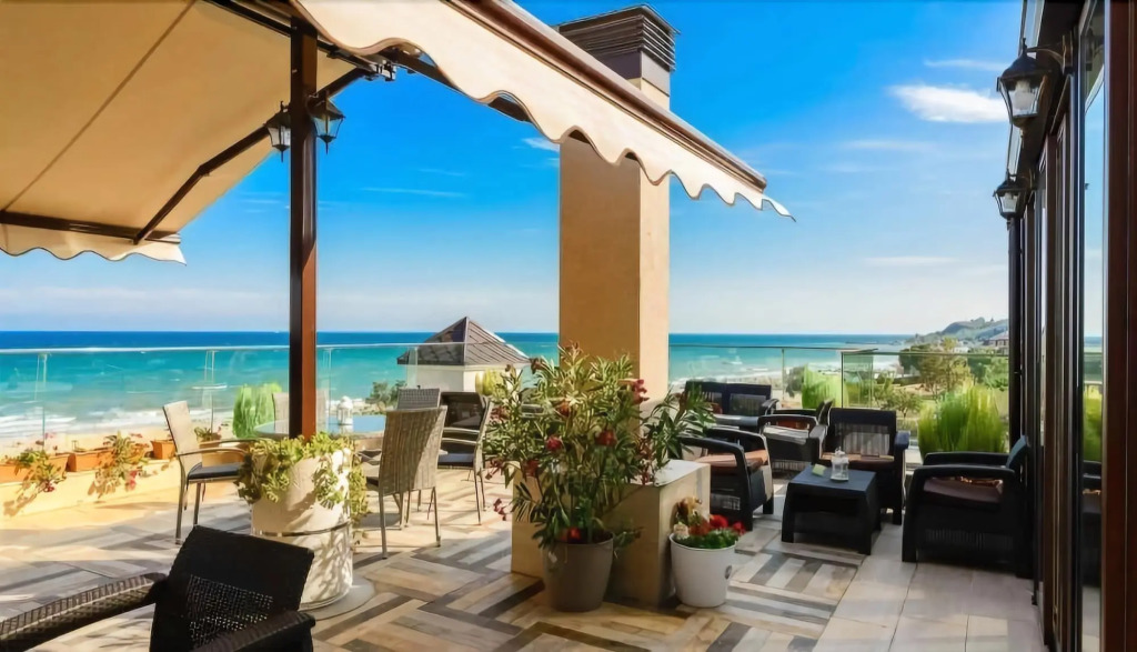 Sunny Castle Hotel