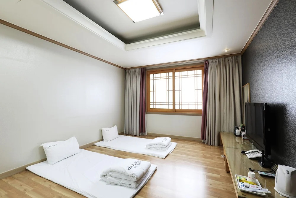 Jeongsun Ace Family Hotel