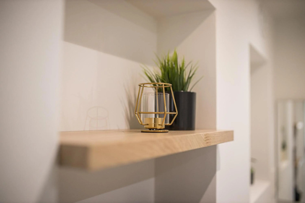 ETAGE 2 - appartement in centrum, 300m van zee mét parking