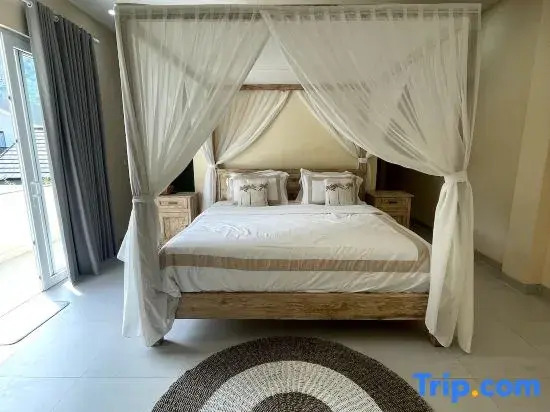 Luxury 3 Bed Pool Villa in Paradise