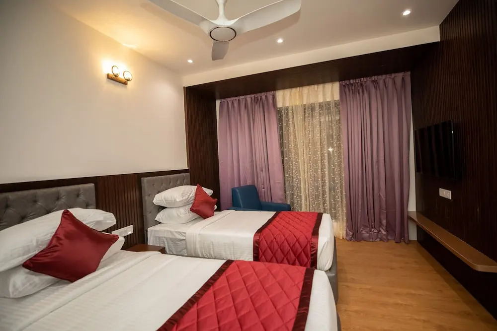Hotel Silver Cle Hitech City Madhapur