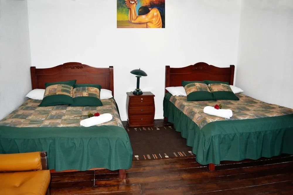 Colonial House Inn