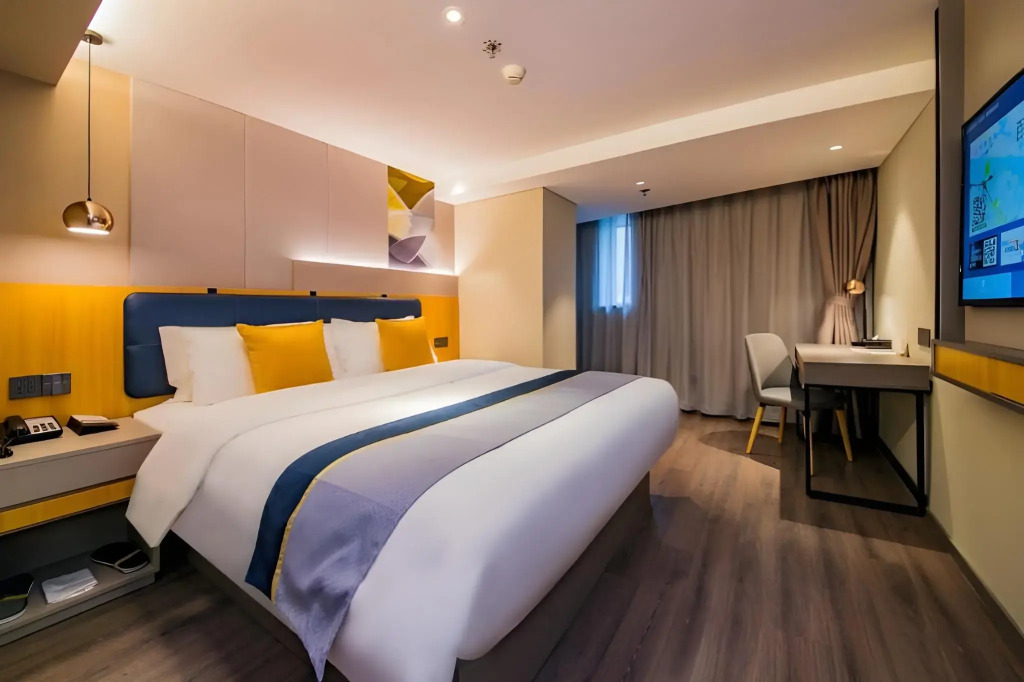 Home Inn Selected Changsha Xiangya Fuyi Furong Square Metro Station