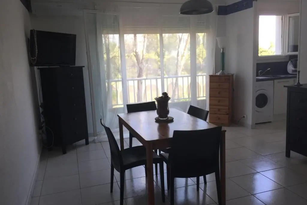 Beautiful Equipped Studio Near the Sea