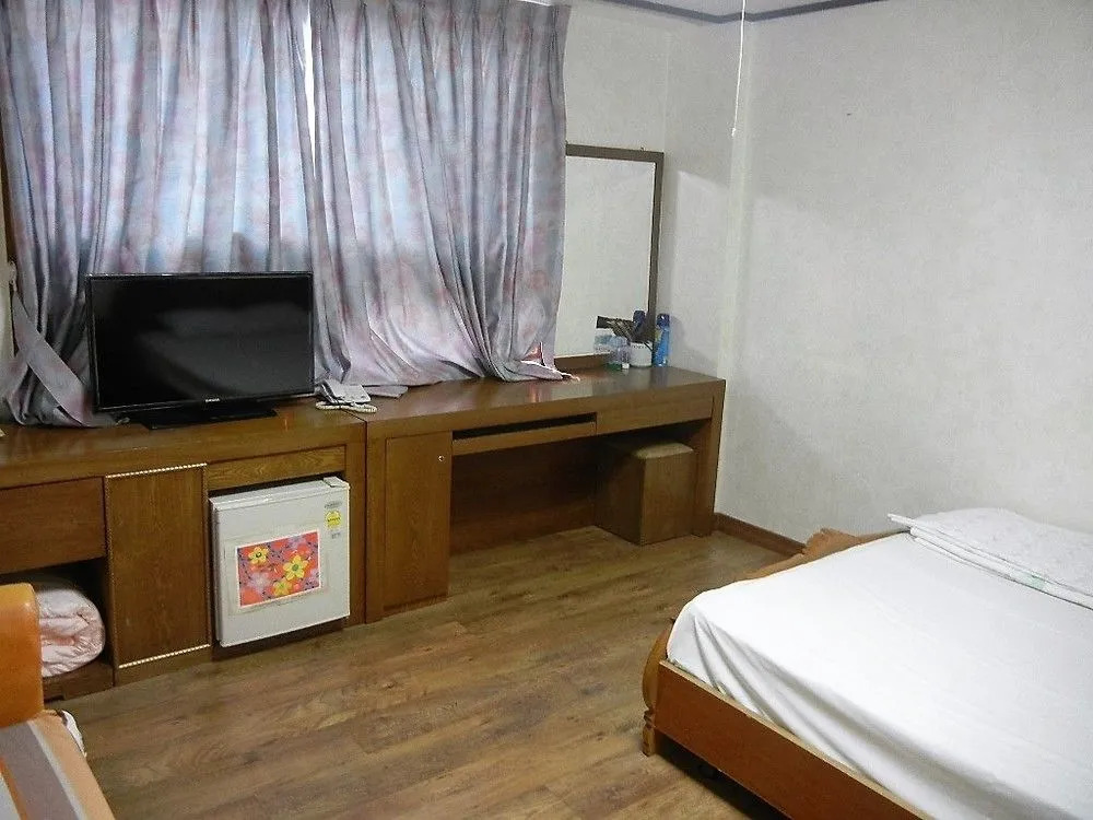 EUNHYE Family Hotel