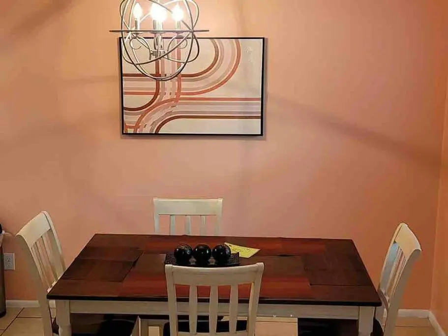 Elegant 2-bedroom pet-friendly villa w 2 parking spaces