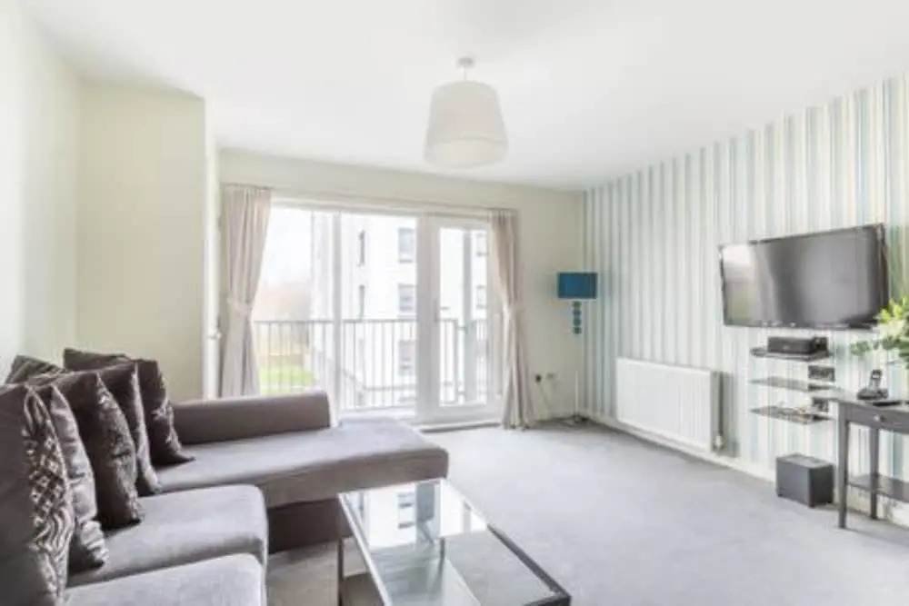 Modern 2 Bedroom Property in Stylish Complex