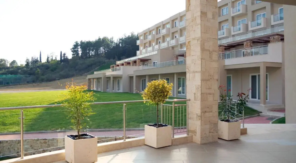 Elpida Resort & Spa