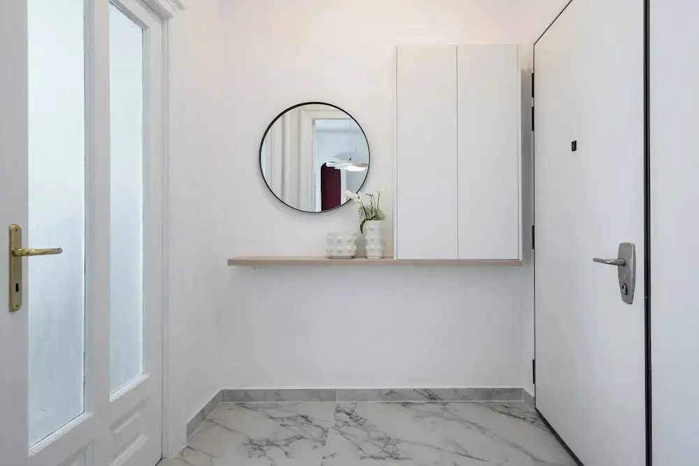 Refined & Spacious 3-Bedroom Flat Near Cismigiu, Balcony with Boulevard Views