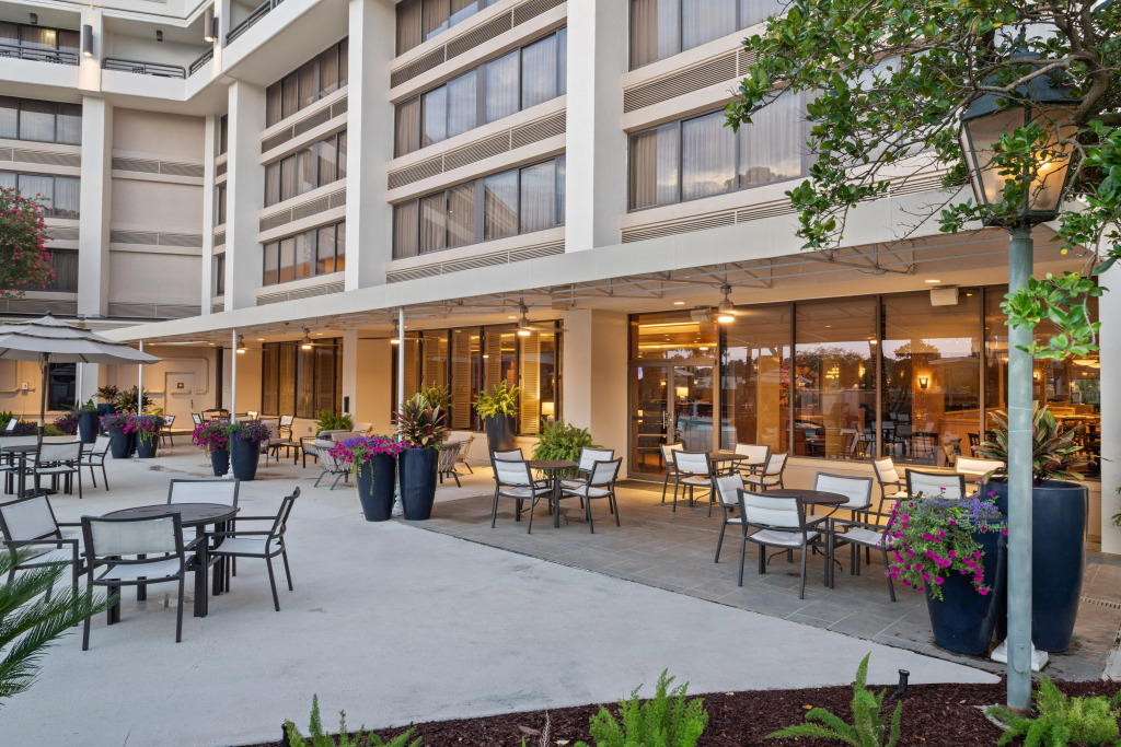 Crowne Plaza Executive Center Baton Rouge by IHG
