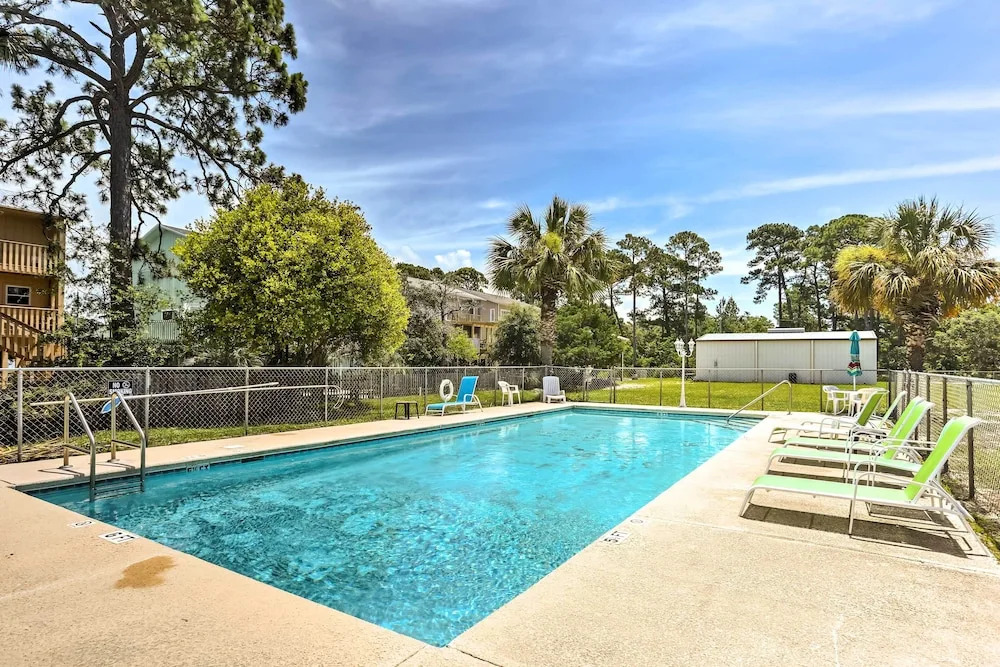 Cute PCB Condo by Lake Powell w/ Pool Access!