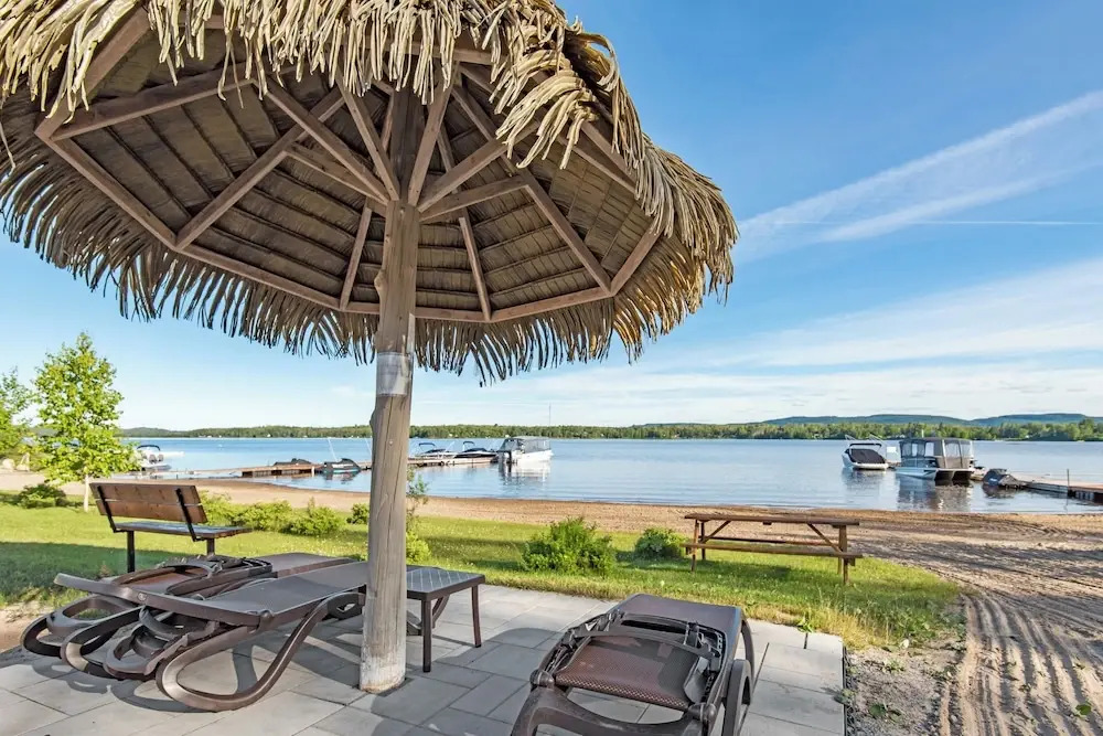  Chalets et Gîte au bord au bord du Lac Kénogami