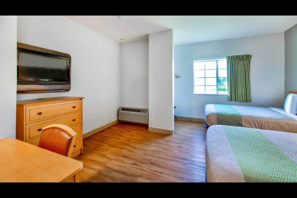 Oyo Townhouse Sulphur,LA Extended Stay I-10