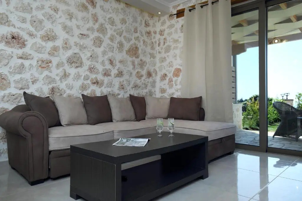 Goudis suites