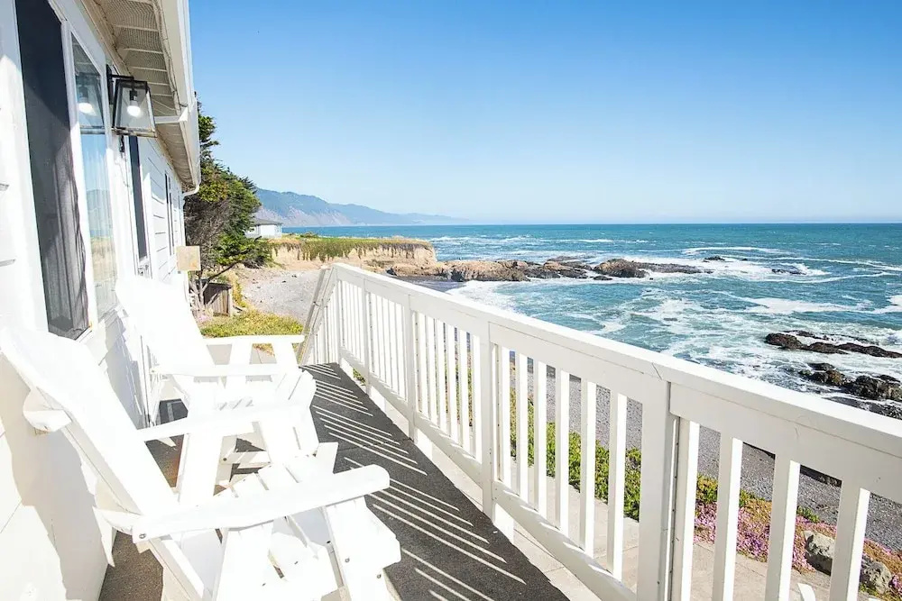 Black Sands Inn