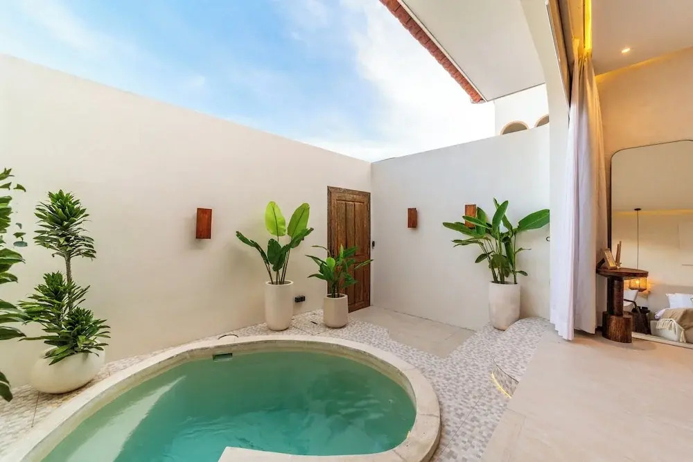 Amara Suite 2 by Orivista, Exclusive Couples Suite