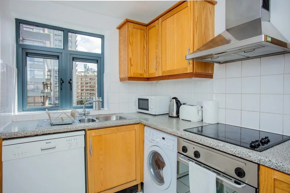 2 Bedroom Flat In East London