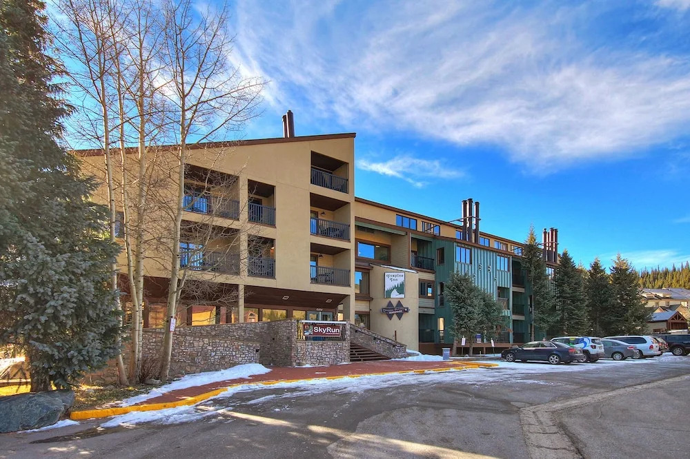 Beautiful Condo, Ski Out Your Back Door - FP202 by RedAwning