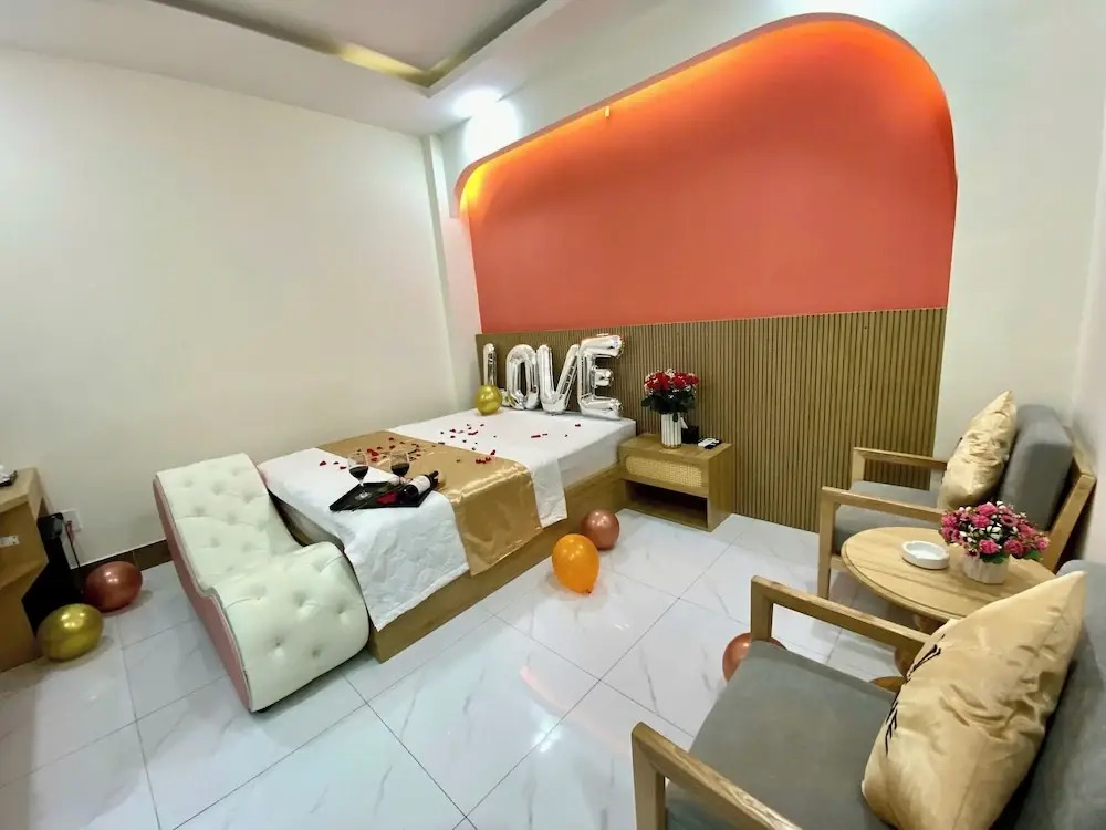 Love Luxury Hotel Vườn Lài