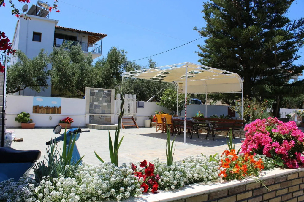 Panorama Studios and Apartments