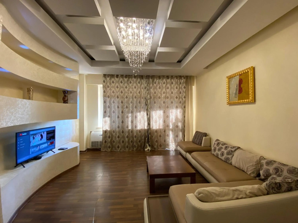 Northern Avenue 2 Bedroom Modern apartment With Open Balcony HH582