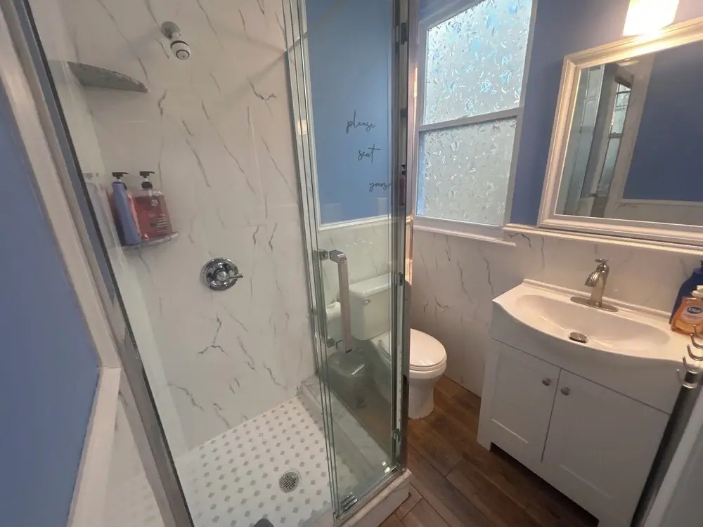 Cozy 2-3 Bedroom Apartment in Center City
