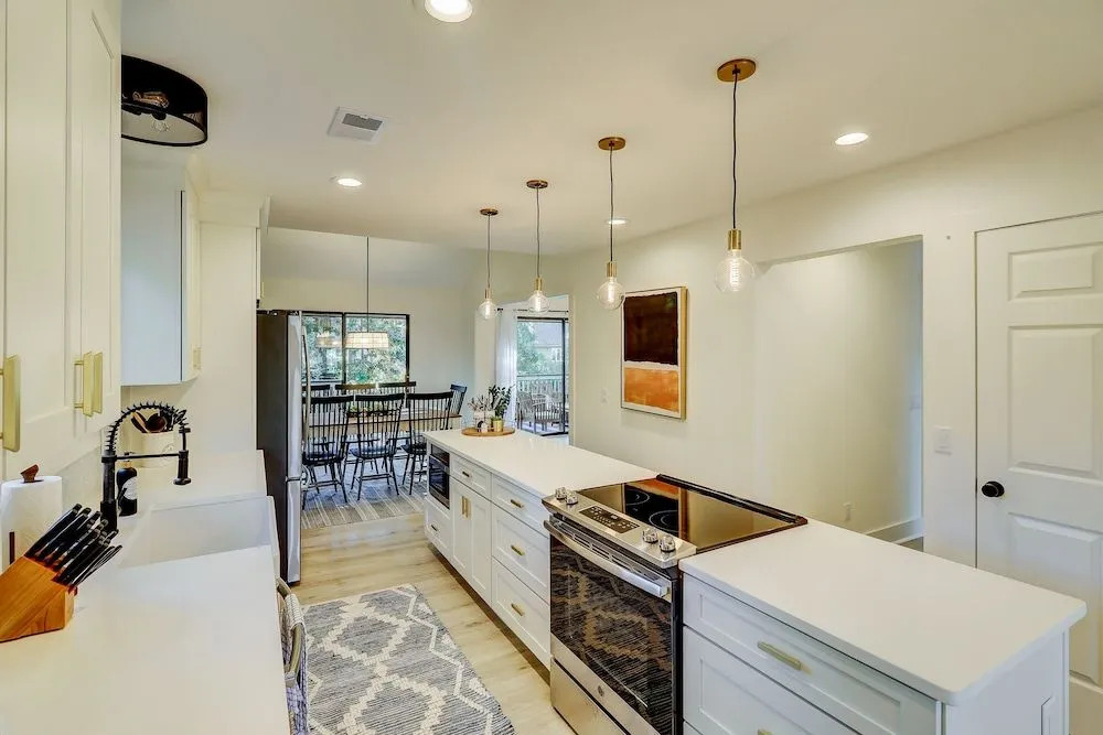 49 Governors - 3 Br Home