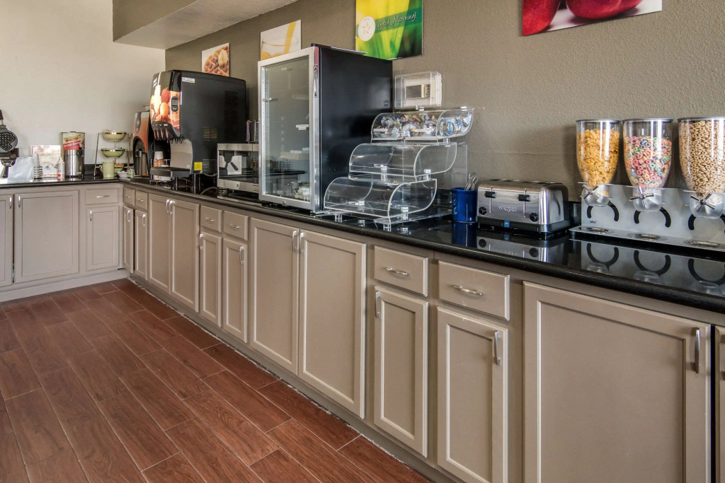 Quality Inn & Suites Fort Worth - Fossil Creek