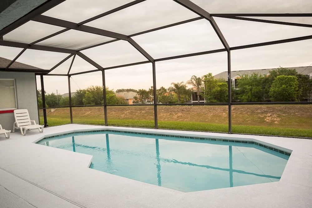 Hillcrest 4 bed / 3 bath home
