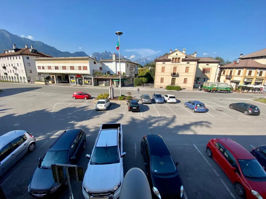 BRIBANO HOSTEL & bike sharing-workers and tourists hospitality