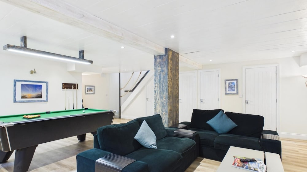 Rainbow Leap - 5 Bed Holiday Home - Saundersfoot