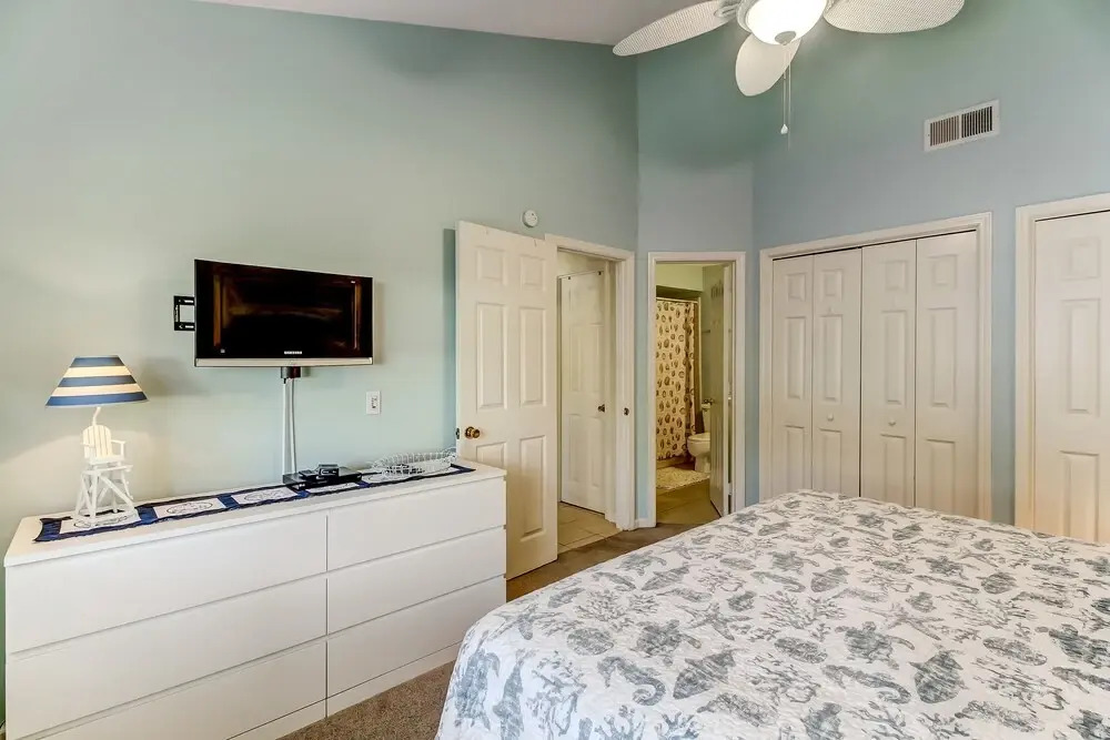 Dog Friendly Condo, Easy Access to Amelia Island Beautiful Beaches by RedAwning