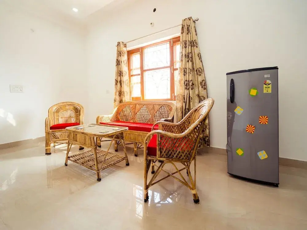 OYO 13502 Home 2BHK Simran Villa DIT
