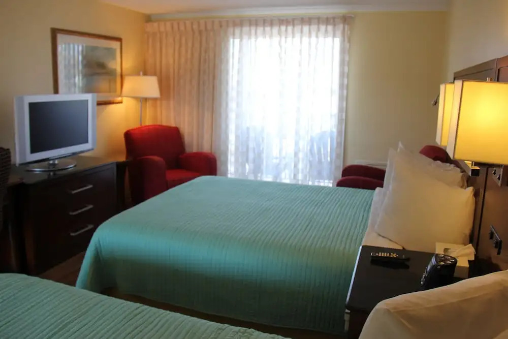 Seaside Inn & Suites